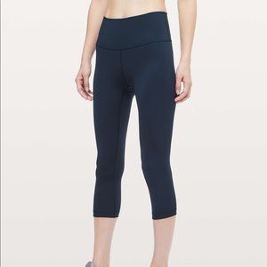 Navy Lululemon Wunder Under Crops (High-Rise) 21”
